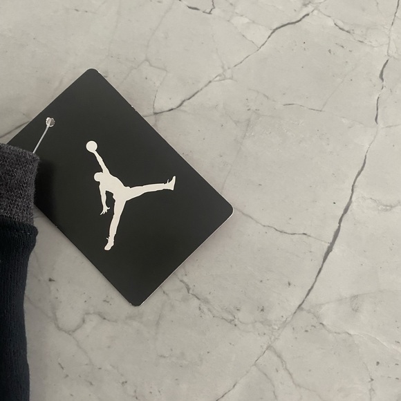 Air Jordan Boy (8-10 yrs) Sleeveless Hooded Jacket/Vest - Picture 2 of 4